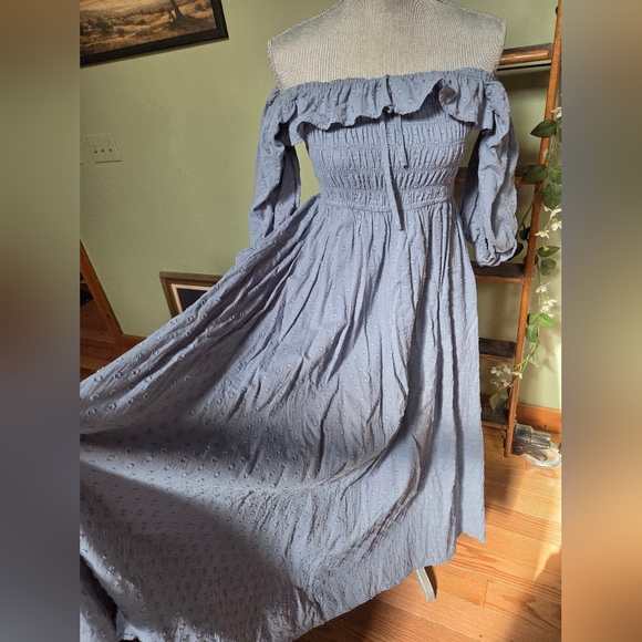 Chic Ruffled Off-Shoulder Long Sleeve Dress - Picture 2 of 4